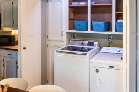 Monterey Cozy 2 Bedroom Cabin Nestled In Wooded Hideaway מראה חיצוני תמונה