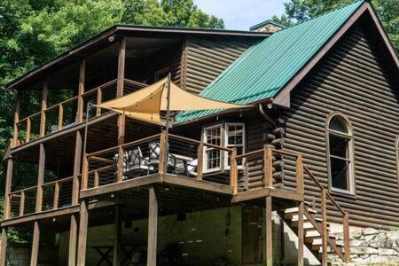 Monterey Cozy 2 Bedroom Cabin Nestled In Wooded Hideaway מראה חיצוני תמונה